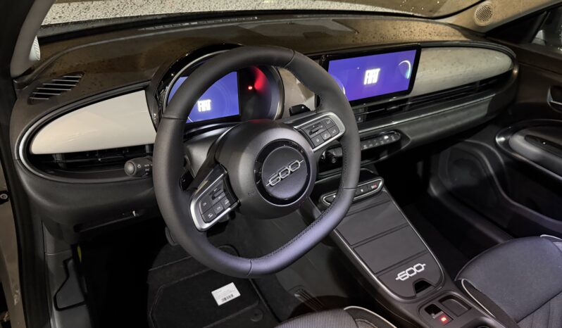 FIAT 600 ICON KM0 1.2 HYBRID 110CV pieno